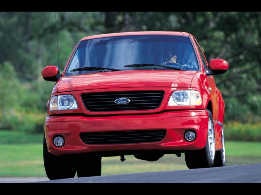  Ford F-150 SVT Lightning 2001 года  (фото 6 из 33)